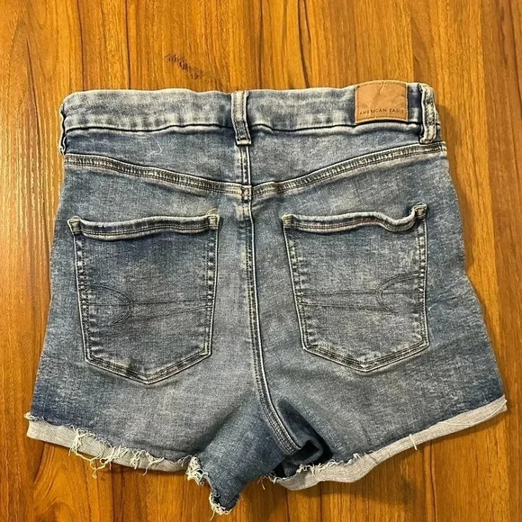 AMERICAN EAGLE Women’s Distressed Stretchy Curvy Hi-Rise Shortie Shorts Size 8 - Picture 11 of 14
